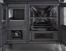 Kaminofen Milly Detailbild mit offenen Türen